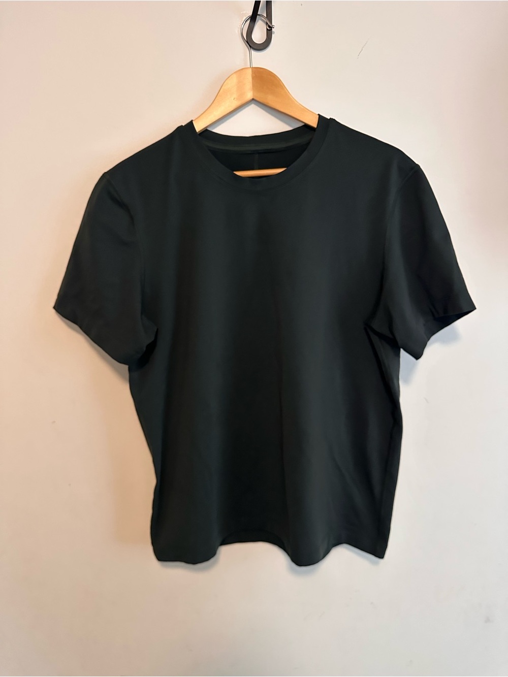 Lululemon Men’s Fundamental T-Shirt Large Dark Green Crewneck